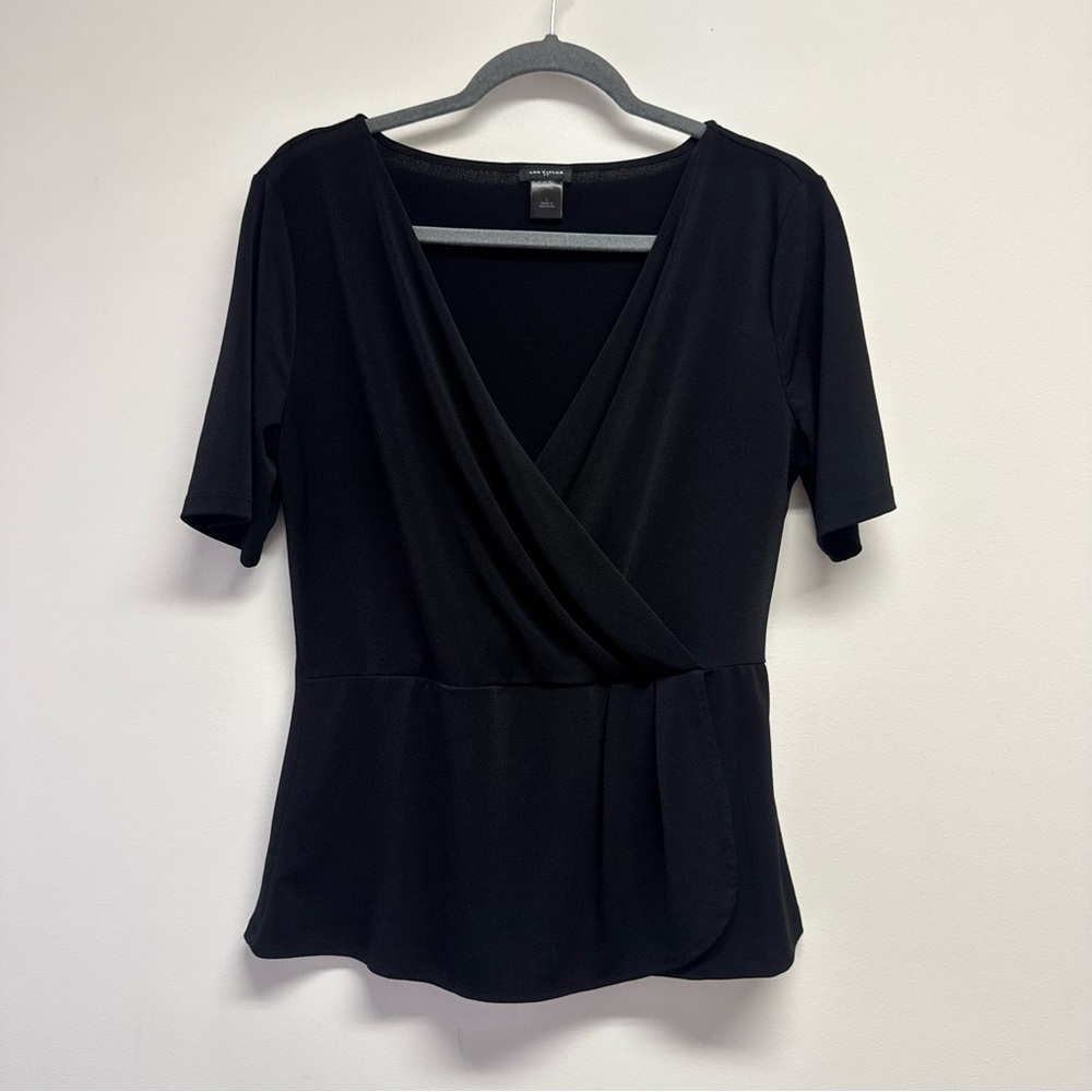 Ann Taylor Women’s Black V-Neck Blouse EUC Size L